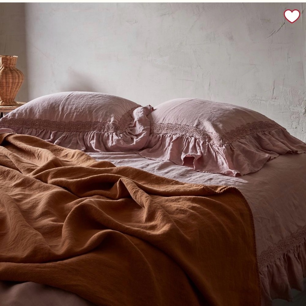 GREENROW linen ruffle crochet duvet cover + shams (KING SIZE) - Picture 5 of 7